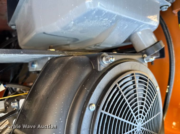 image for item DO0087 Compact utility loader