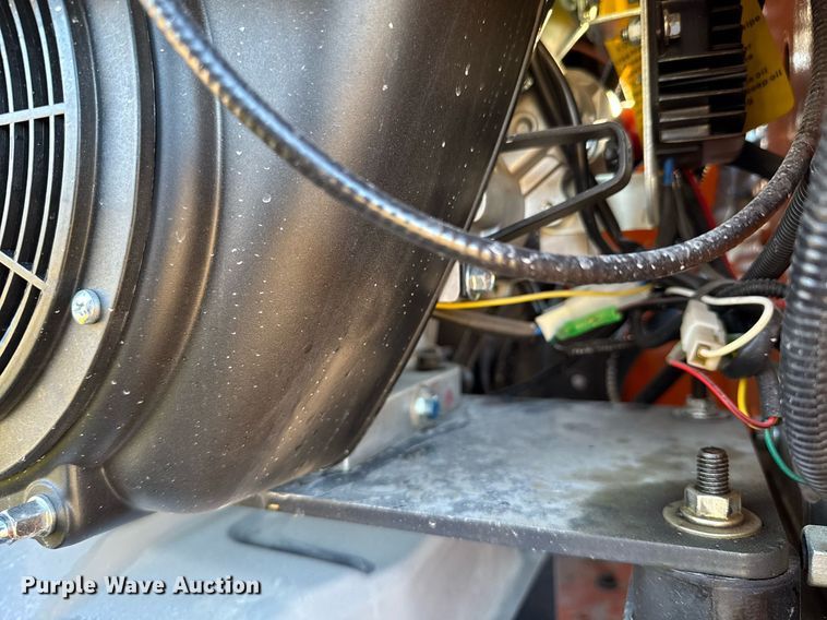 image for item DO0087 Compact utility loader