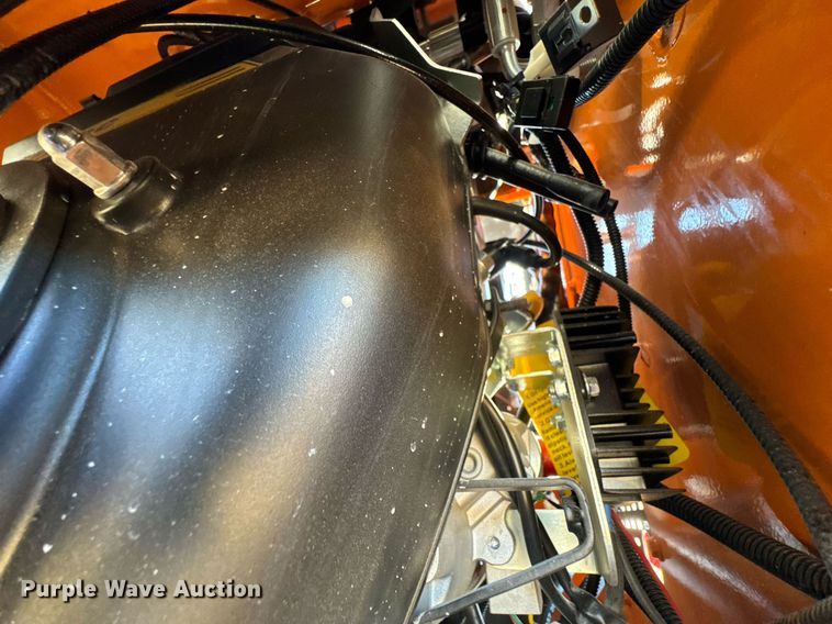 image for item DO0087 Compact utility loader