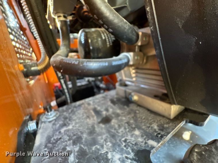 image for item DO0087 Compact utility loader