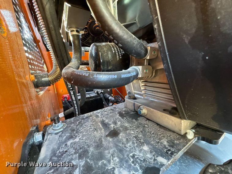 image for item DO0087 Compact utility loader