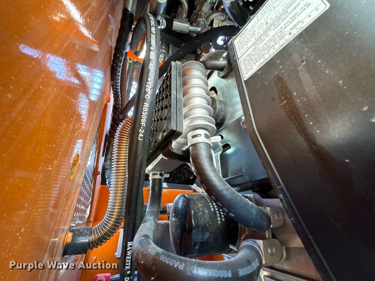 image for item DO0087 Compact utility loader