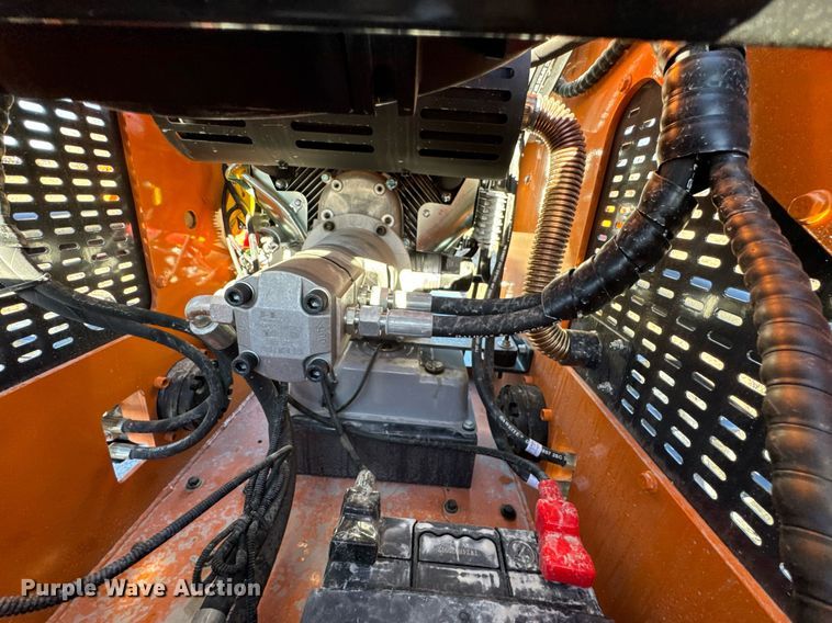 image for item DO0087 Compact utility loader