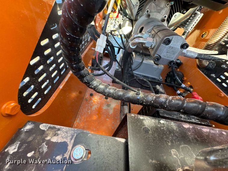 image for item DO0087 Compact utility loader