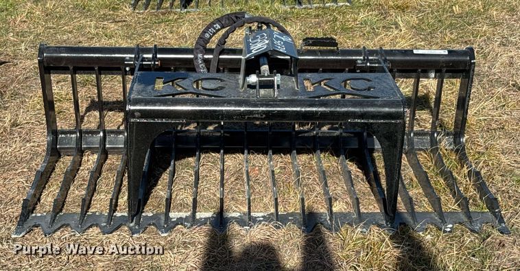 image for item DO0123 KC skid steer grapple bucket