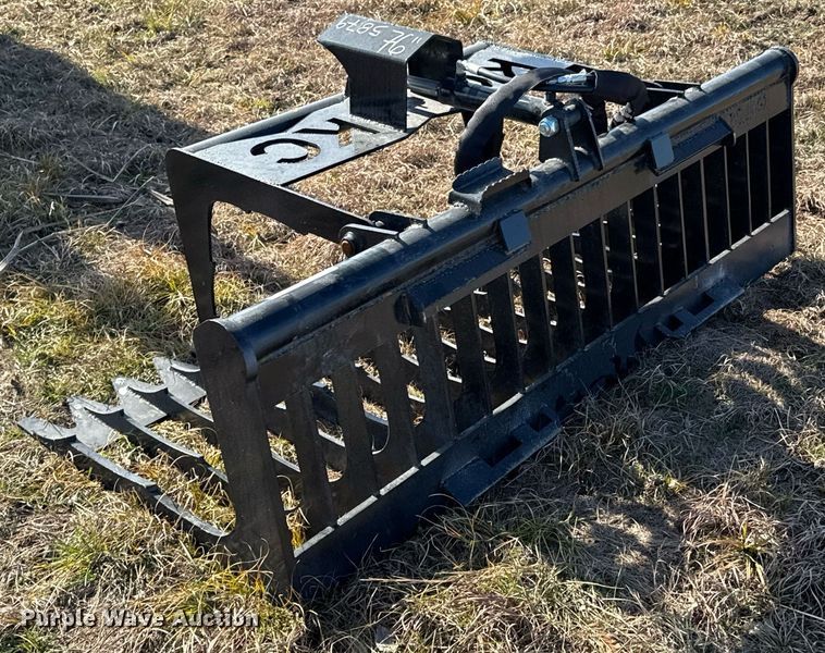 image for item DO0123 KC skid steer grapple bucket