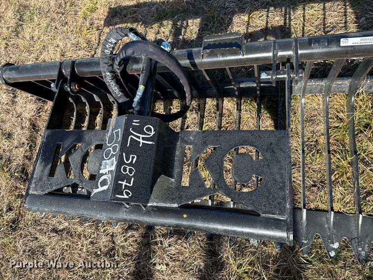 image for item DO0123 KC skid steer grapple bucket