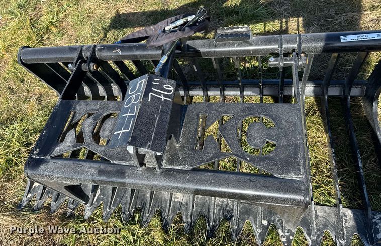 image for item DO0124 KC skid steer grapple bucket