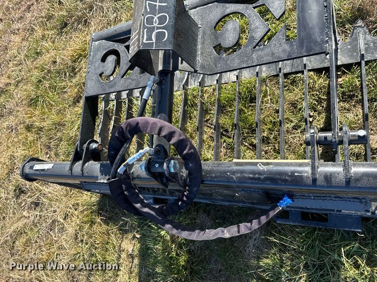 image for item DO0124 KC skid steer grapple bucket