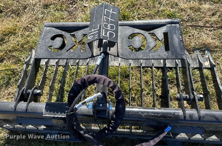 image for item DO0124 KC skid steer grapple bucket