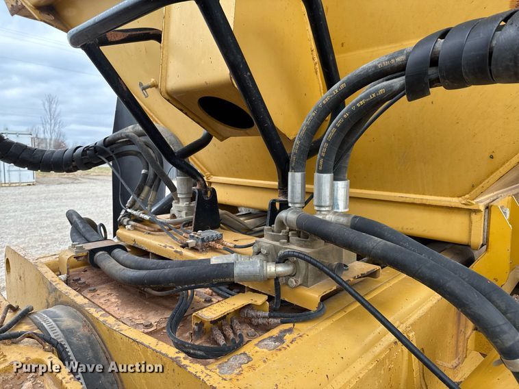 image for item DO0167 2008 Caterpillar 740 articulated haul truck