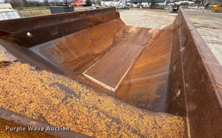 image for item DO0167 2008 Caterpillar 740 articulated haul truck