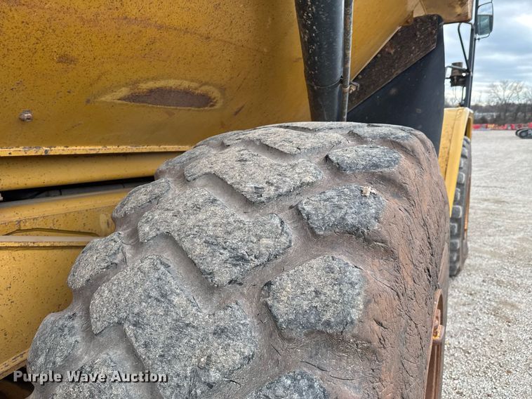 image for item DO0167 2008 Caterpillar 740 articulated haul truck