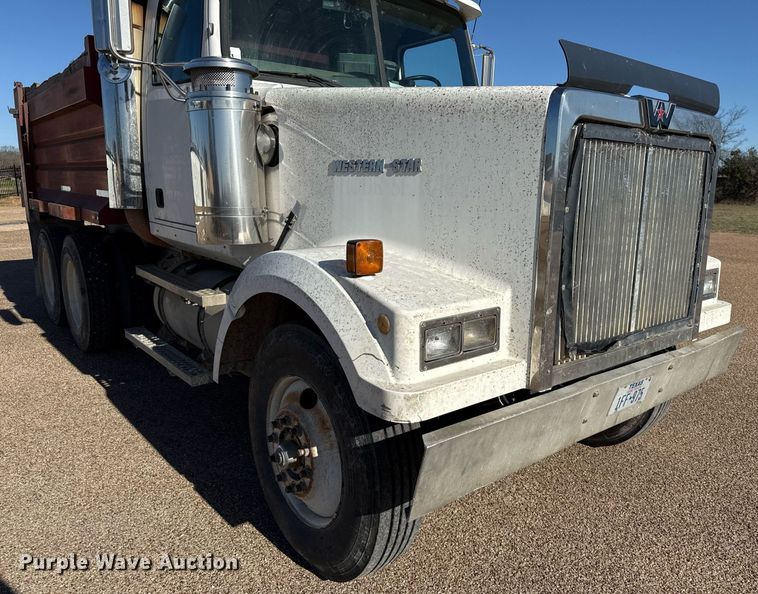 image for item DO2587 1997 Western Star 4964FX dump truck
