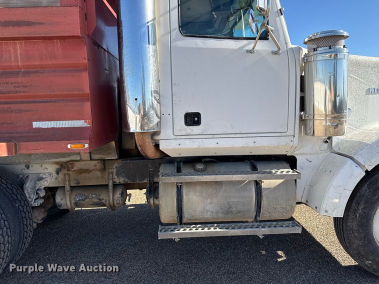 image for item DO2587 1997 Western Star 4964FX dump truck