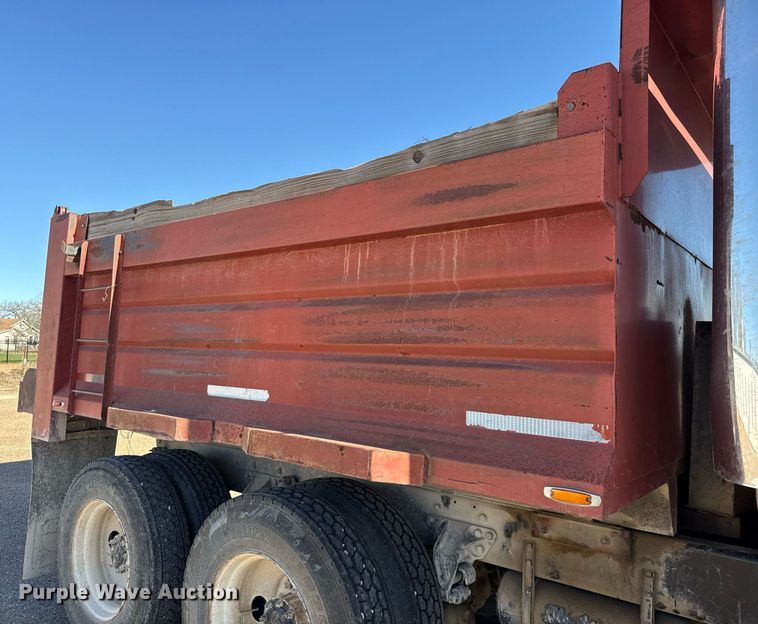 image for item DO2587 1997 Western Star 4964FX dump truck