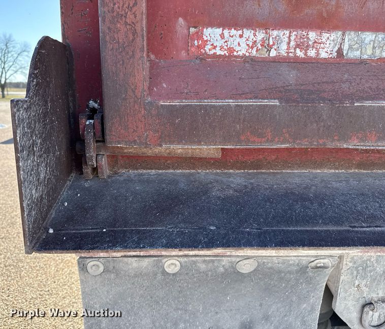 image for item DO2587 1997 Western Star 4964FX dump truck