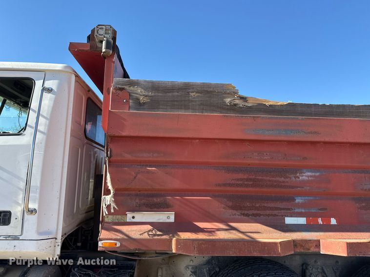 image for item DO2587 1997 Western Star 4964FX dump truck
