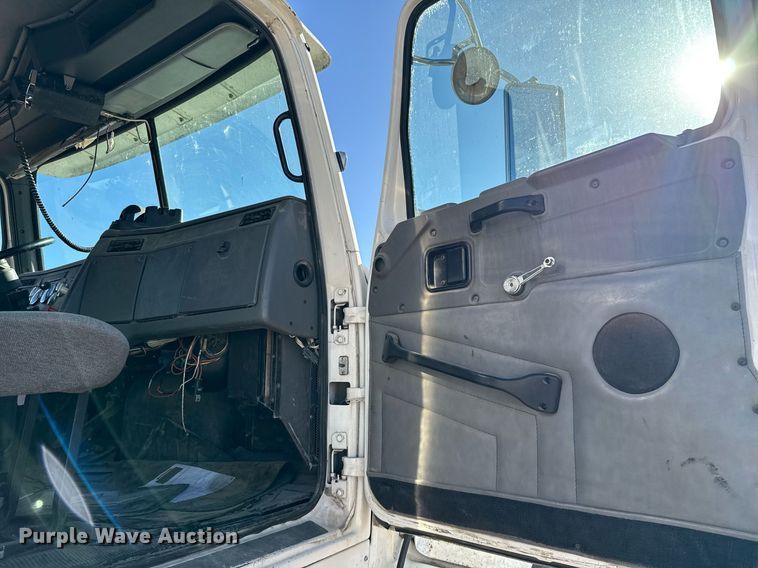 image for item DO2587 1997 Western Star 4964FX dump truck