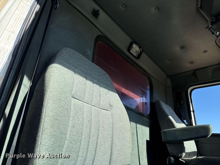 image for item DO2587 1997 Western Star 4964FX dump truck