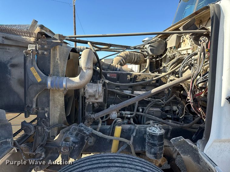 image for item DO2587 1997 Western Star 4964FX dump truck