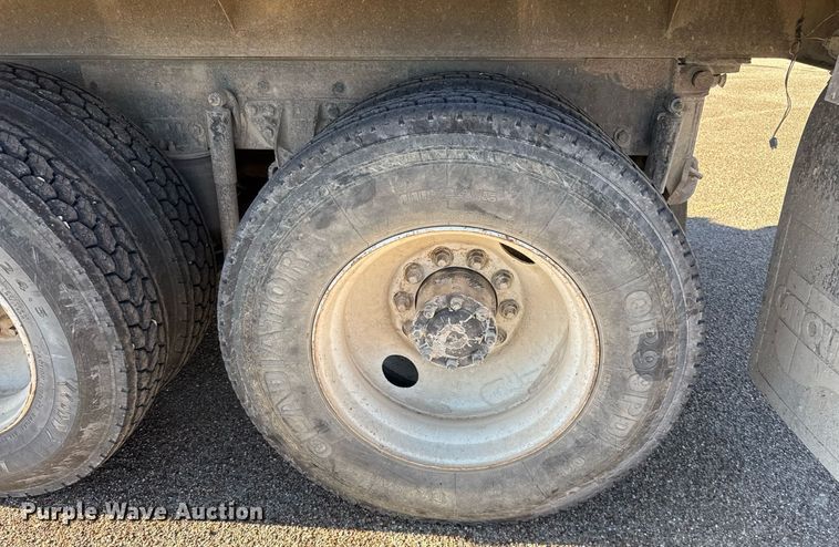 image for item DO2587 1997 Western Star 4964FX dump truck