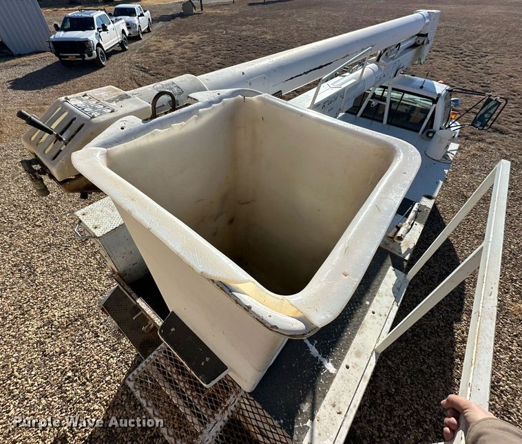 image for item DP6100 1991 Chevrolet Kodiak C6500 bucket truck