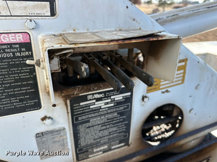 image for item DP6100 1991 Chevrolet Kodiak C6500 bucket truck