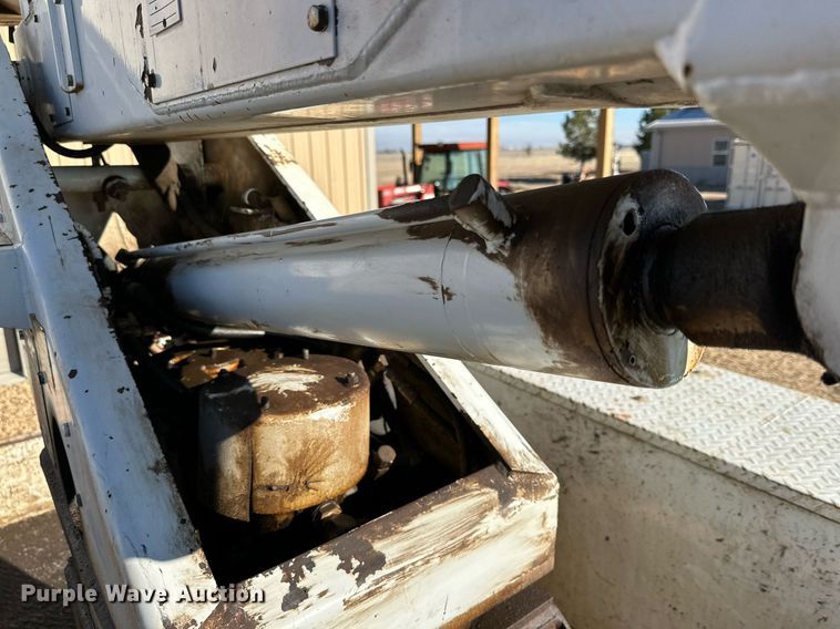 image for item DP6100 1991 Chevrolet Kodiak C6500 bucket truck