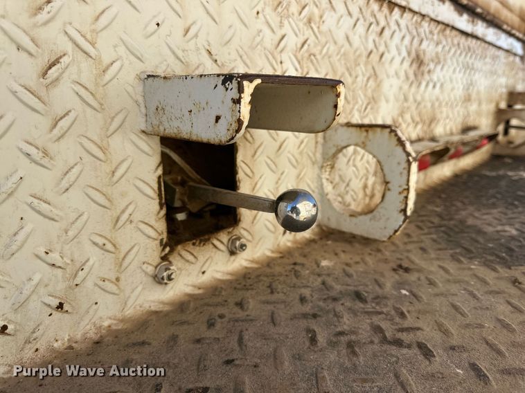 image for item DP6100 1991 Chevrolet Kodiak C6500 bucket truck