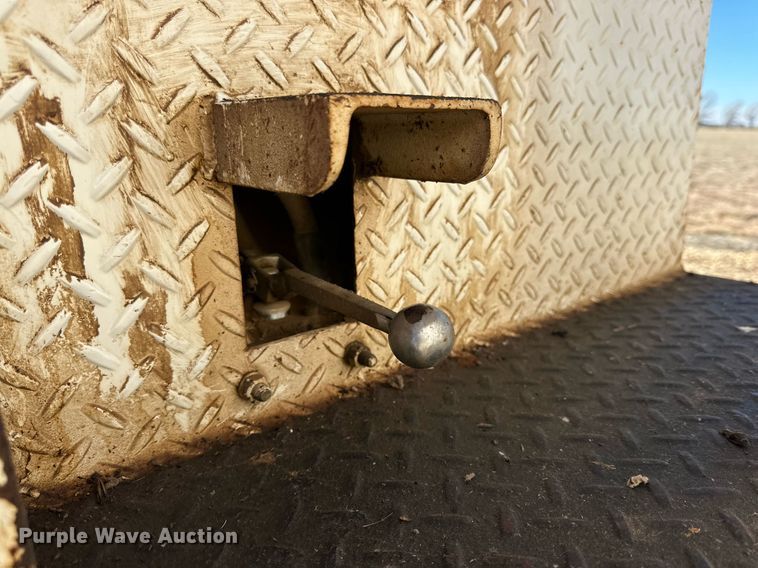 image for item DP6100 1991 Chevrolet Kodiak C6500 bucket truck