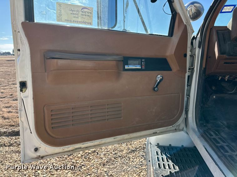 image for item DP6100 1991 Chevrolet Kodiak C6500 bucket truck