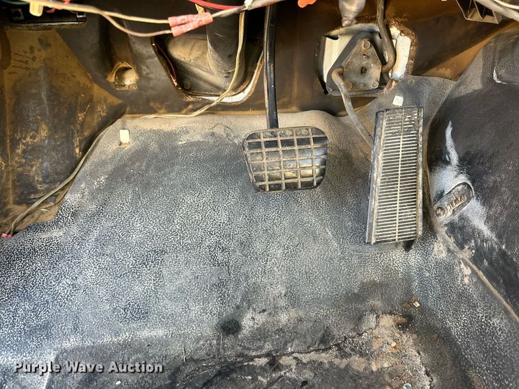 image for item DP6100 1991 Chevrolet Kodiak C6500 bucket truck