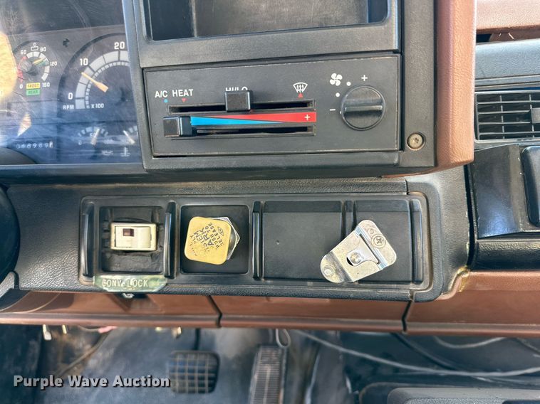 image for item DP6100 1991 Chevrolet Kodiak C6500 bucket truck