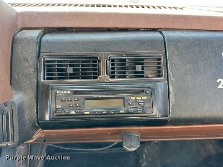 image for item DP6100 1991 Chevrolet Kodiak C6500 bucket truck