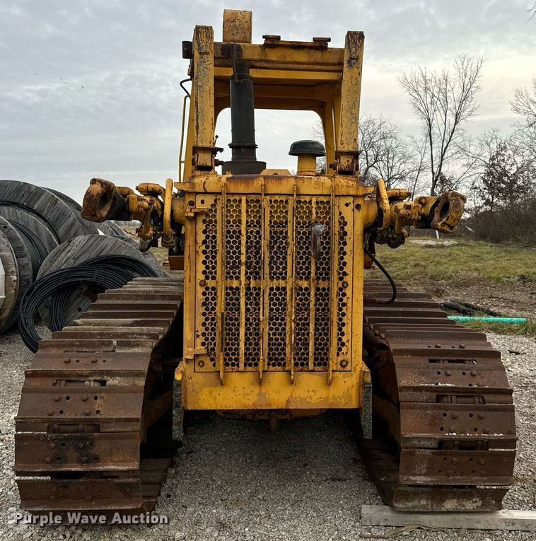 image for item DP6824 Komatsu D65P-8 dozer