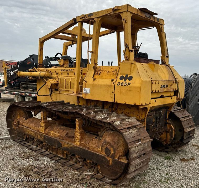 image for item DP6824 Komatsu D65P-8 dozer