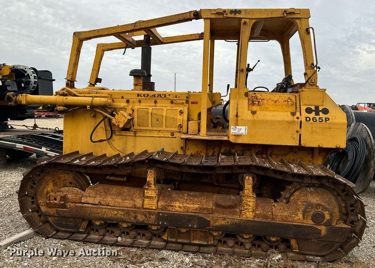 image for item DP6824 Komatsu D65P-8 dozer
