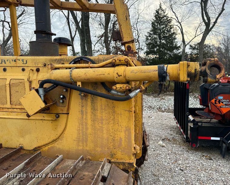 image for item DP6824 Komatsu D65P-8 dozer