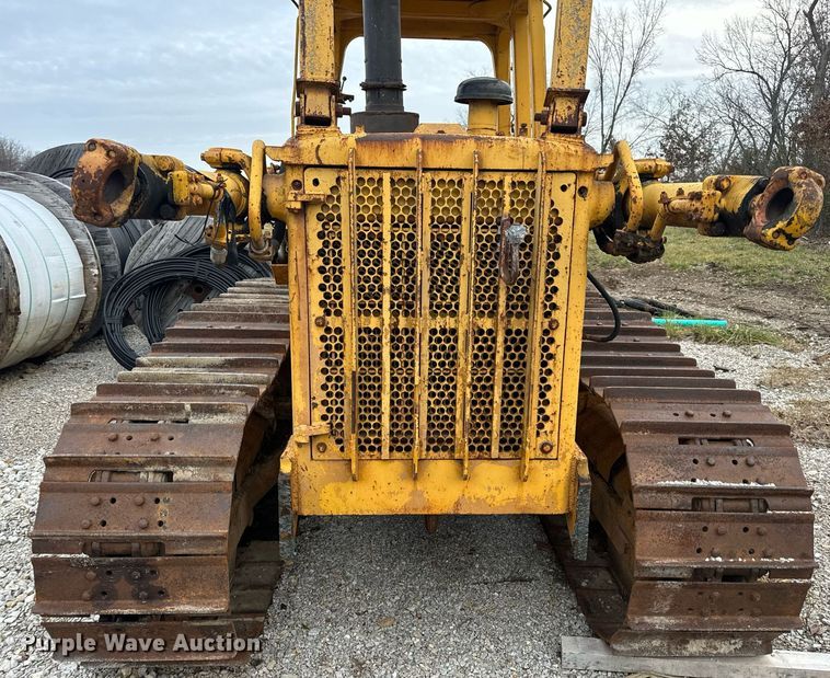 image for item DP6824 Komatsu D65P-8 dozer