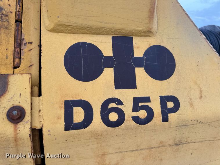 image for item DP6824 Komatsu D65P-8 dozer