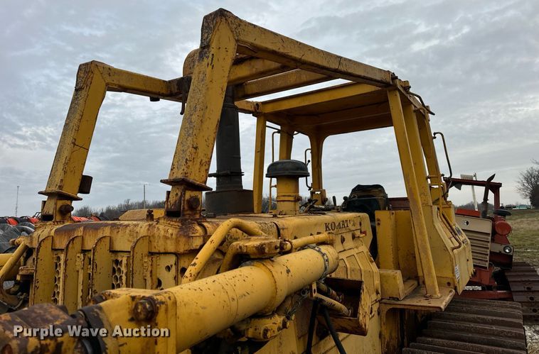 image for item DP6824 Komatsu D65P-8 dozer
