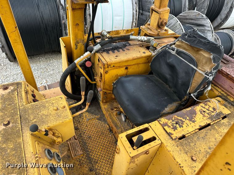 image for item DP6824 Komatsu D65P-8 dozer