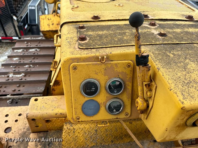 image for item DP6824 Komatsu D65P-8 dozer