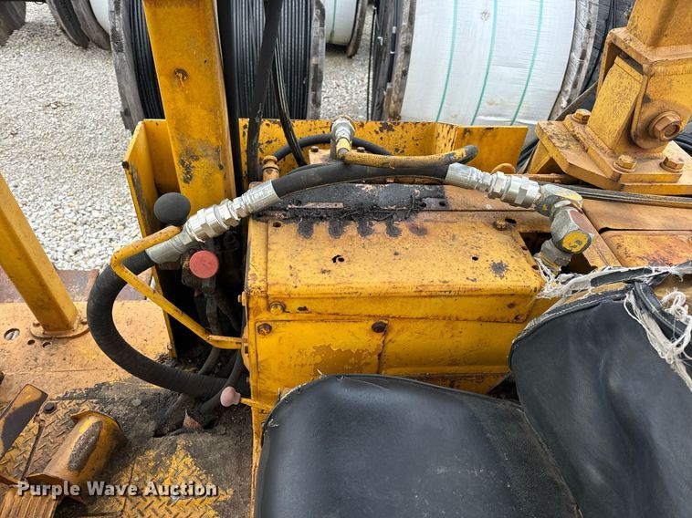 image for item DP6824 Komatsu D65P-8 dozer