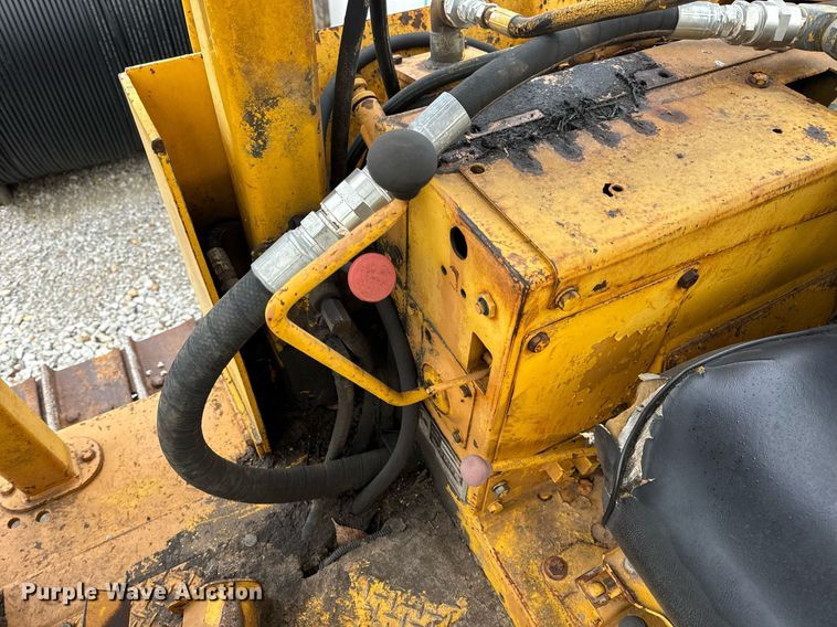 image for item DP6824 Komatsu D65P-8 dozer