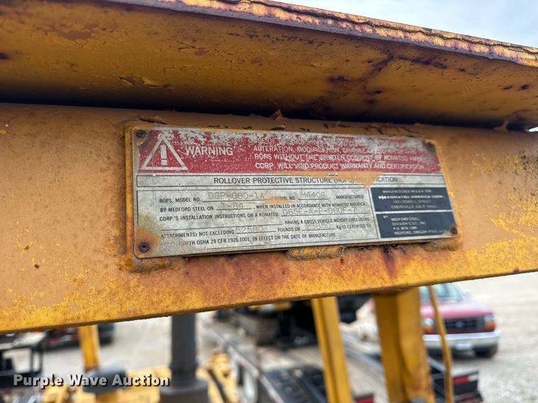 image for item DP6824 Komatsu D65P-8 dozer