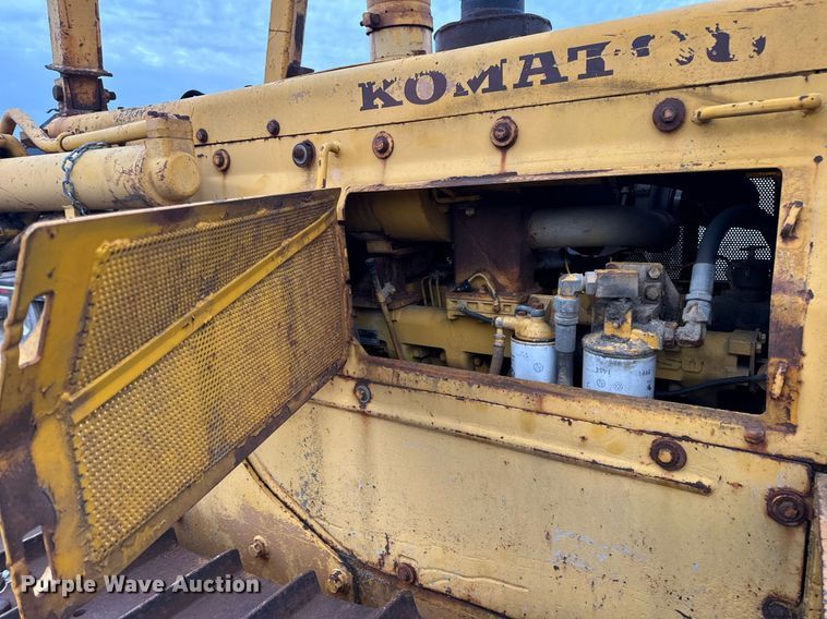 image for item DP6824 Komatsu D65P-8 dozer