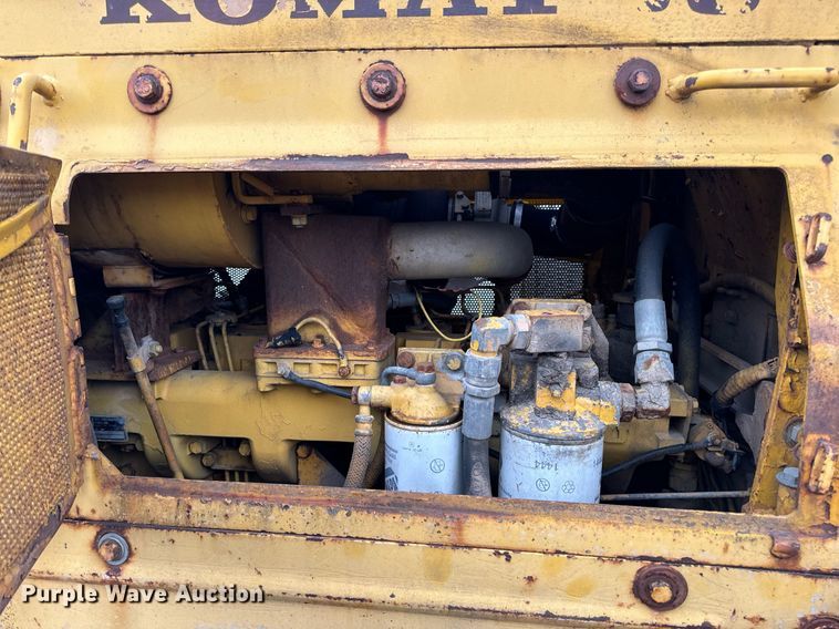 image for item DP6824 Komatsu D65P-8 dozer