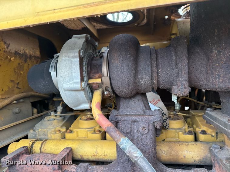 image for item DP6824 Komatsu D65P-8 dozer